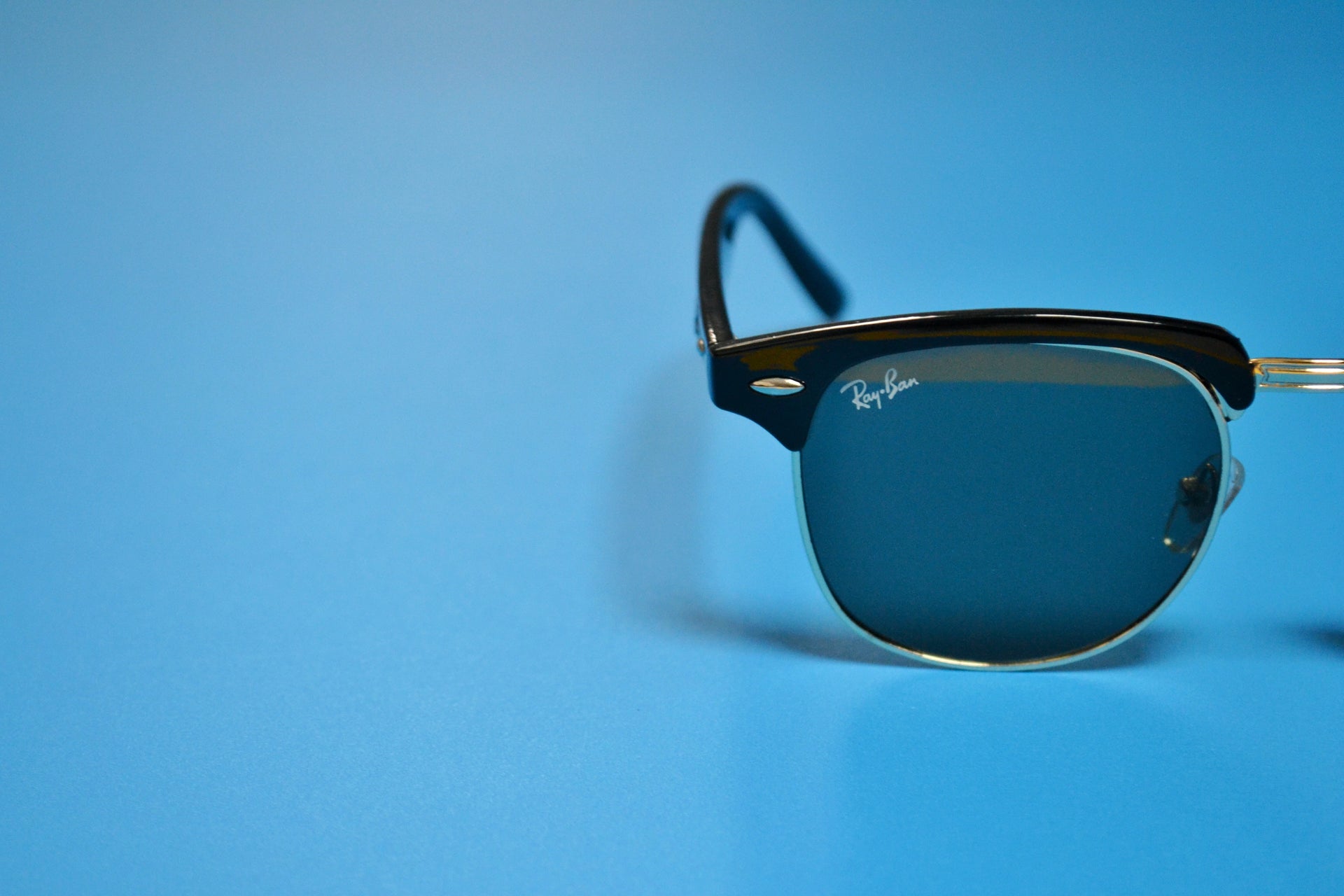 Todo lo que necesitas saber acerca de las gafas oscuras polarizadas –  Savage Sunglasses Col